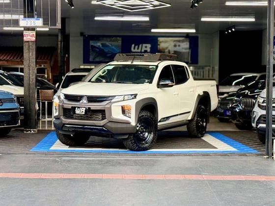 MITSUBISHI L200 TRITON 2.4 16V TURBO DIESEL SPORT SAVANA CD 4P 4X4 AUTOMÁTICO MITSUBISHI L200 TRITON 2.4 16V TURBO DIESEL SPORT SAVANA CD 4P 4X4 AUTOMÁTICO
